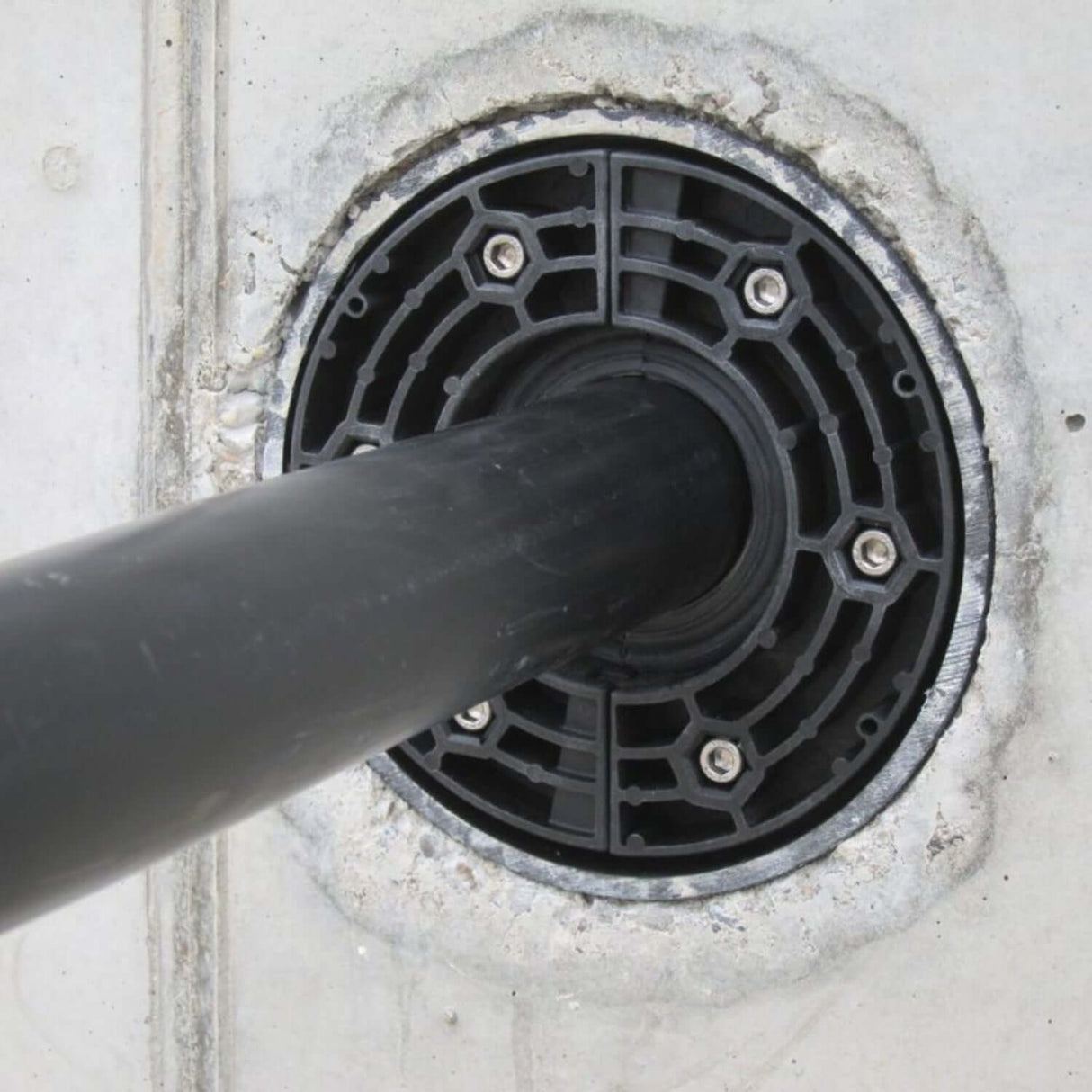 Super Segmented Glass Fiber/EPDM MEC Seals for Cables & Conduits | Utility Pipe Supply