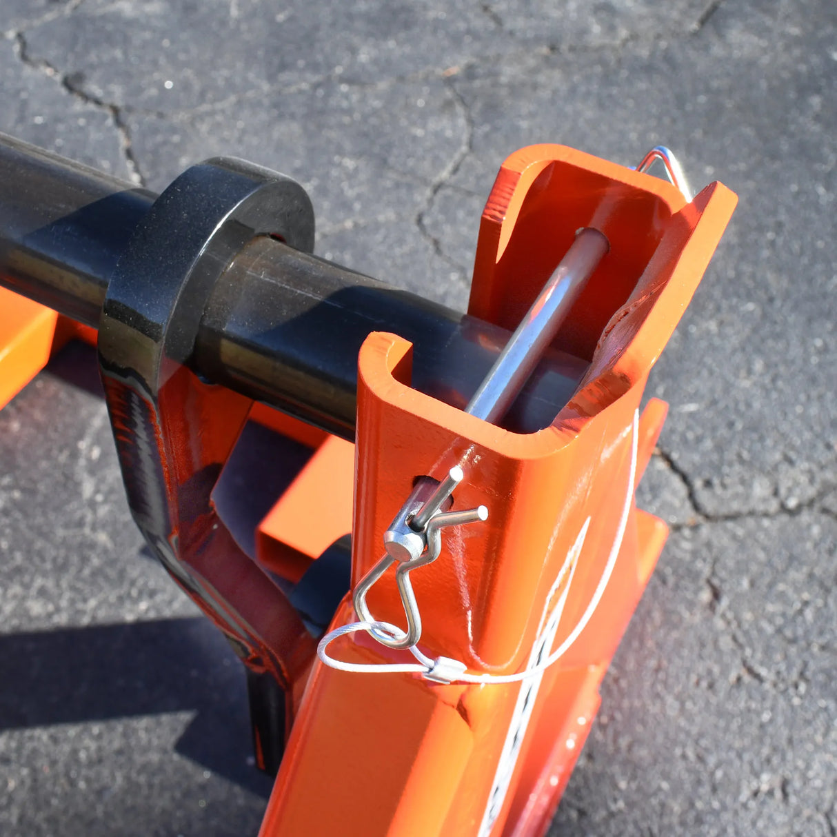TiiGER LNG-2025 Load-N-Go reel rack lifted by crane using integrated lifting points
